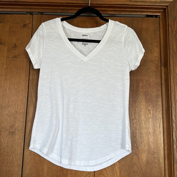 4 basic v-neck tees - Picture 5 of 10